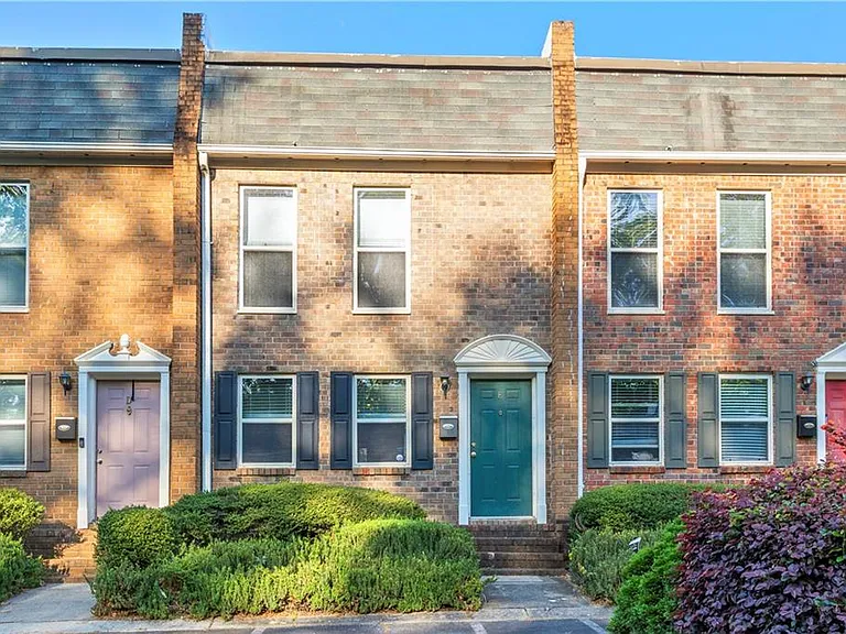 245 Winding River Dr #E — Photo 2