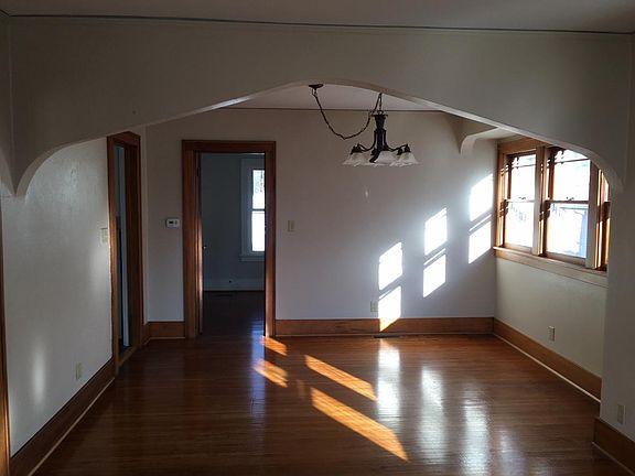 2nd image of 517 E Melbourne Ave