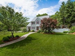 26 Londonderry Way, Uxbridge, MA 01569