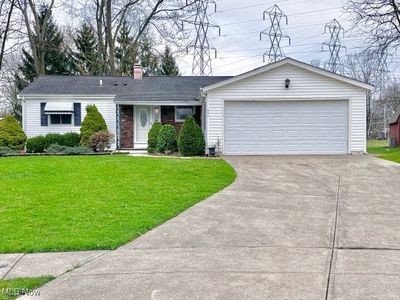 653 Glenwood Cir, Berea, OH, 44017