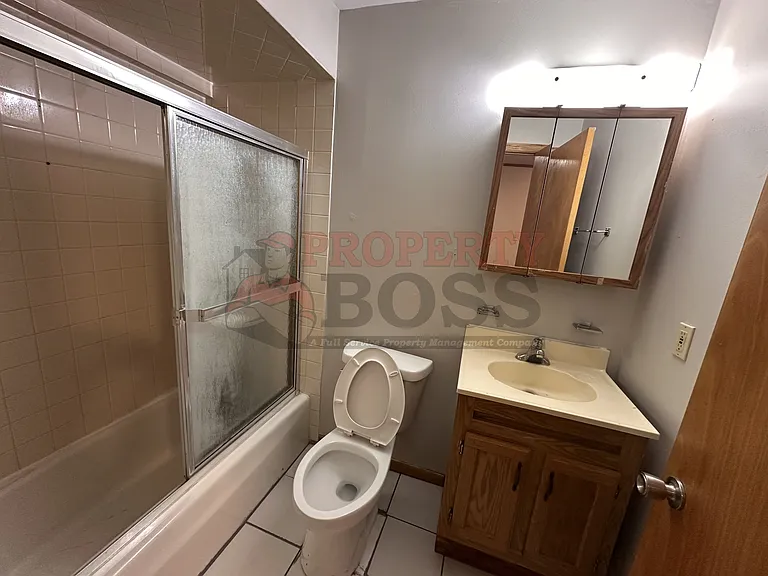 209 E Center St — Photo 6