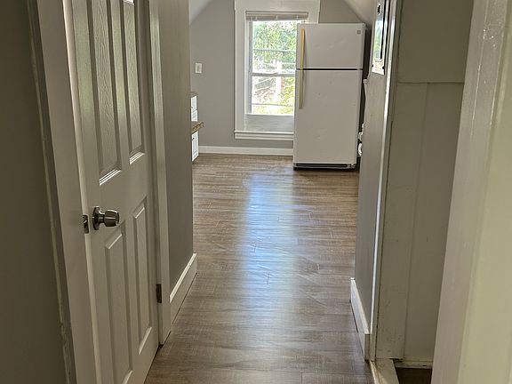 3rd image of 219 Charles St #219