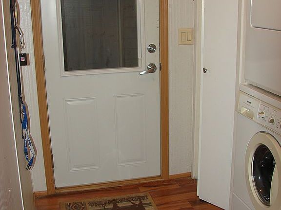 3rd image of 90 Lake Warren Dr