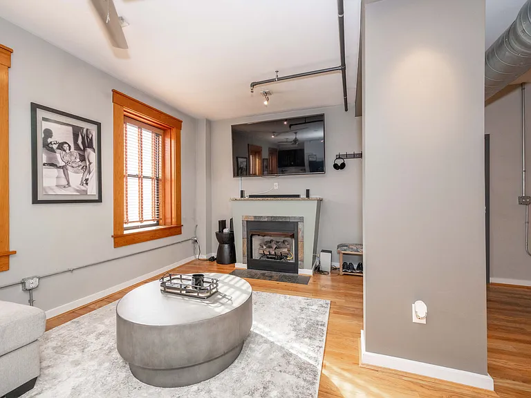 1417 Main St #5 — Photo 10
