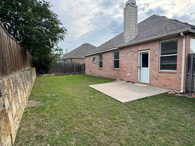 3136 Deleon Dr — Photo 17