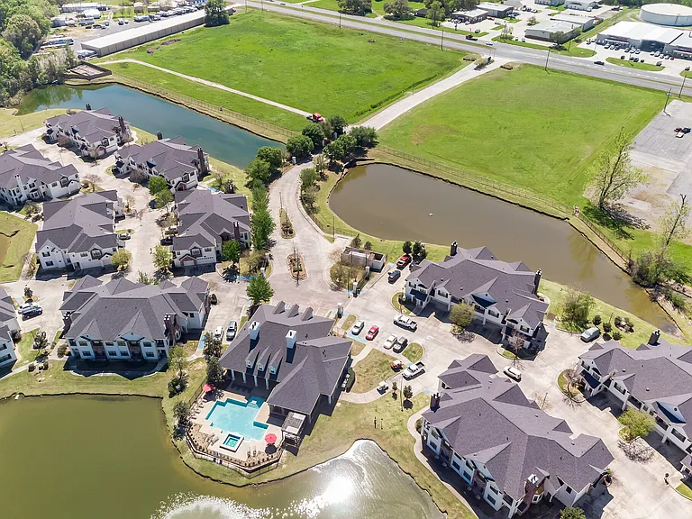 Mansions at Ivy Lake — Photo 10