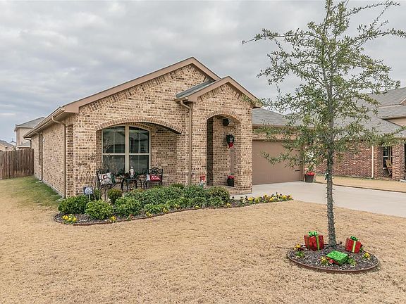 3rd image of 1824 Creekwood Dr