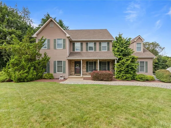 112 Ramblewood Dr, Easton, PA 18040