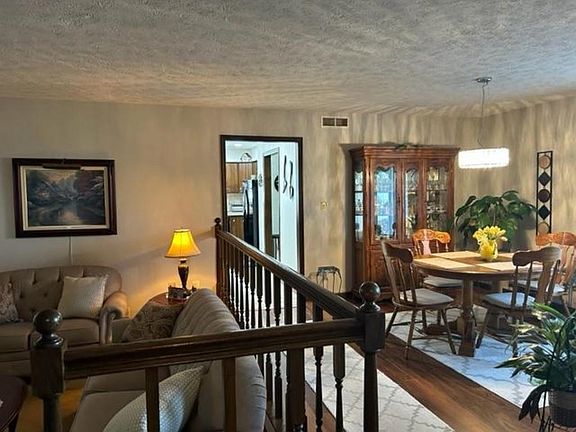 3rd image of 4001 Aspen Dr.