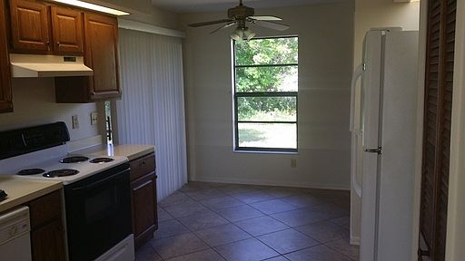 5th image of 5236 SW 19th Pl