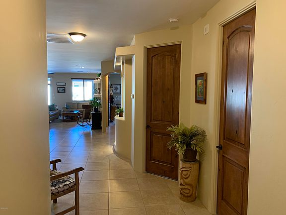5th image of 1931 E Savannah Dr