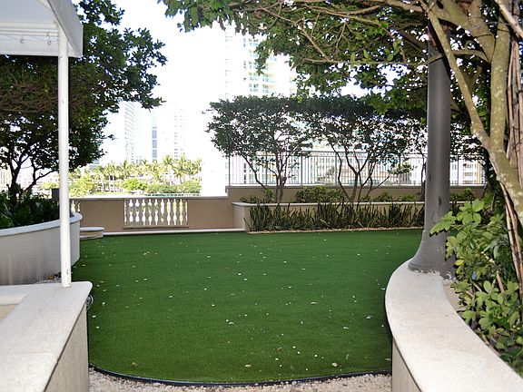 5th image of 511 SE 5th Ave APT 621