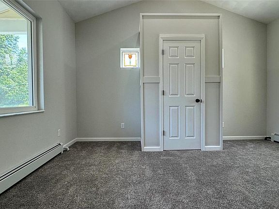 3rd image of 909 N Fountain St