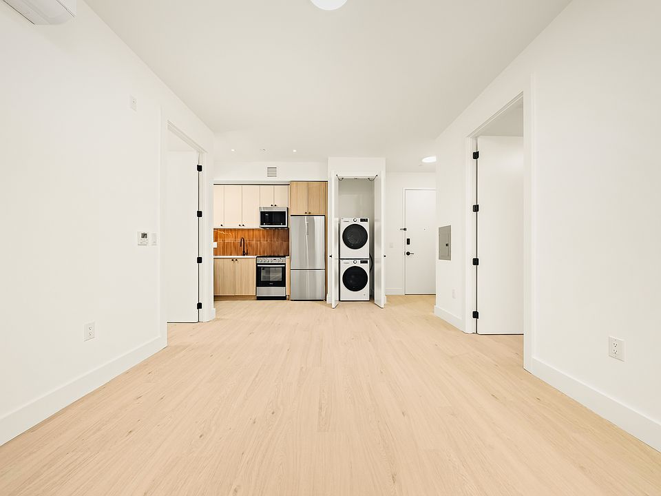 1st image of 733 Lincoln Pl #3319