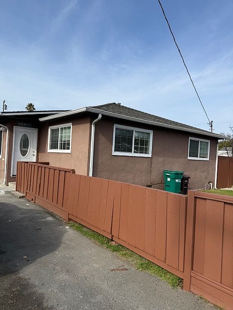 1st image of 26623 Tyrrell Ave