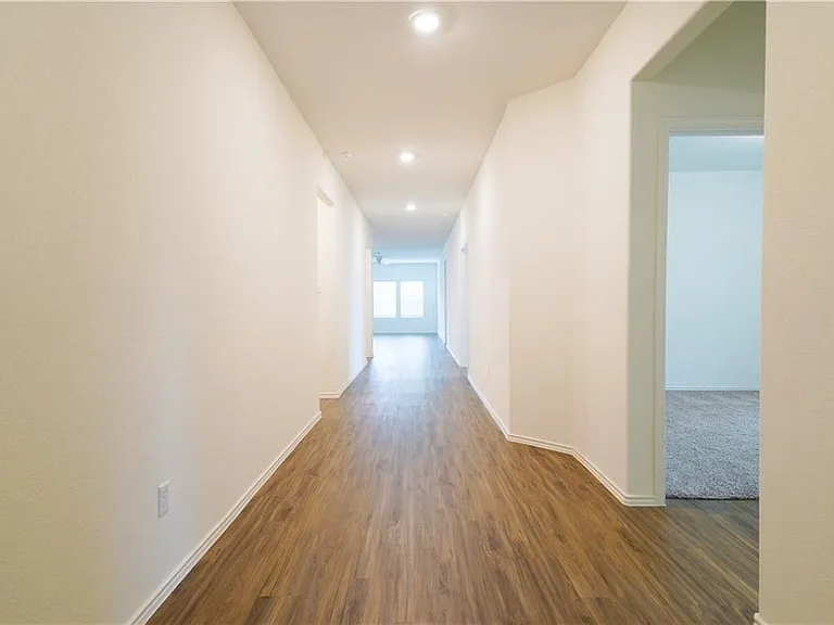 933 Wildrye Ct — Photo 2