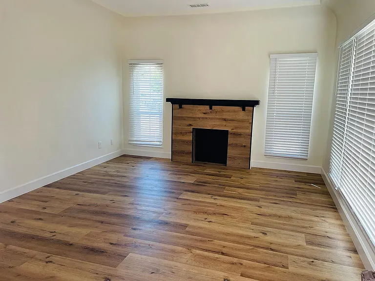 621 E Erna Ave — Photo 9