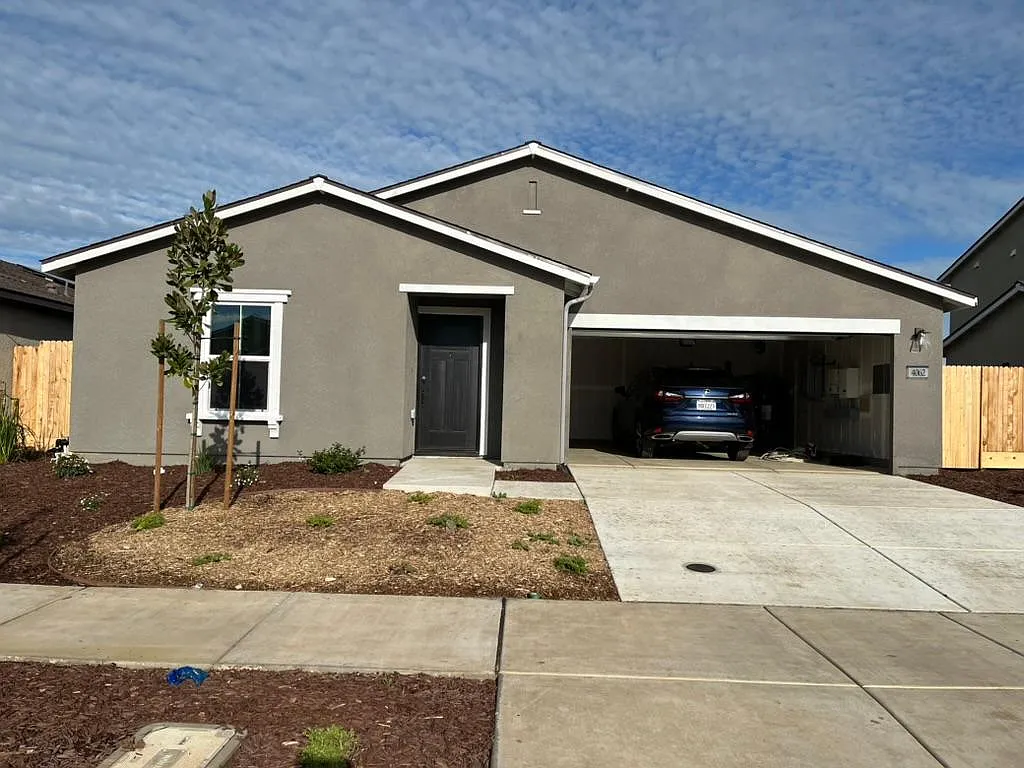 4 bed, 1842 sqft, $665 — Photo 1