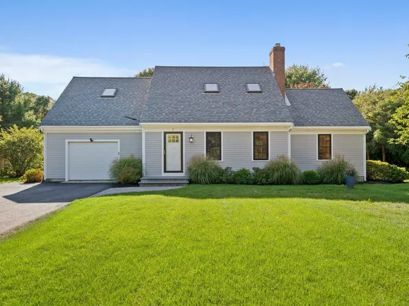 21 Minnetuxet Way, Yarmouth Port, MA 02675
