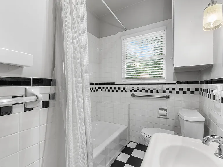 1921 Ben Hall Ct — Photo 13
