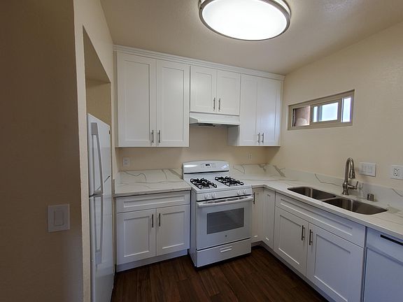 2nd image of 1404 Palm View Dr