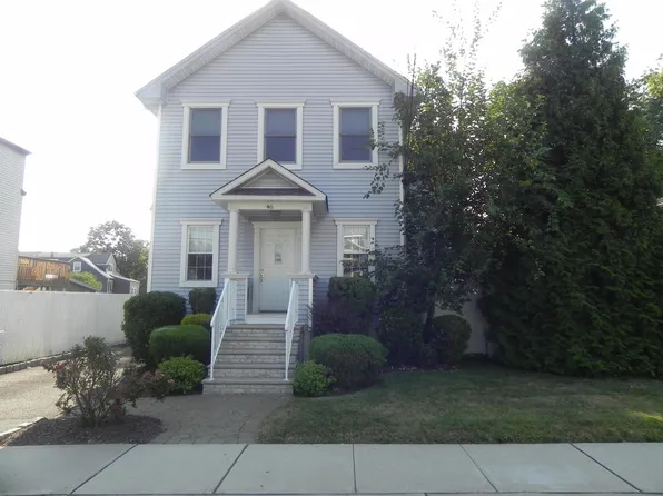 46 Grand St, Little Ferry, NJ 07643