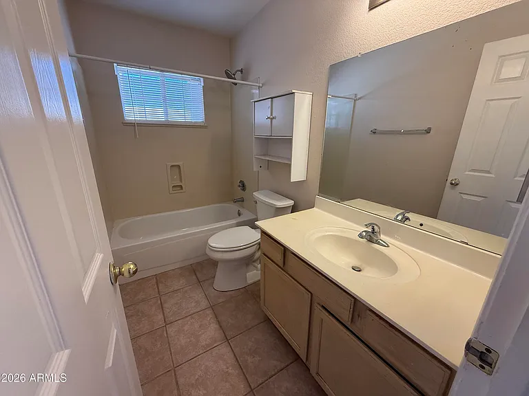 1413 W Orchid Ln — Photo 8