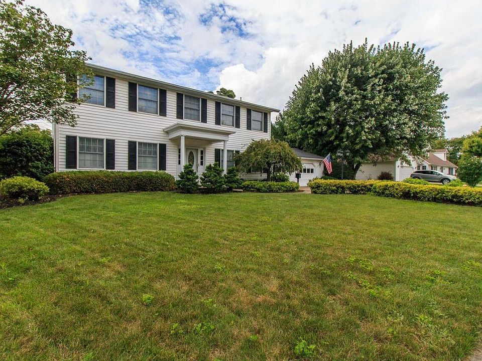 1st image of 765 Towne Krier Ct