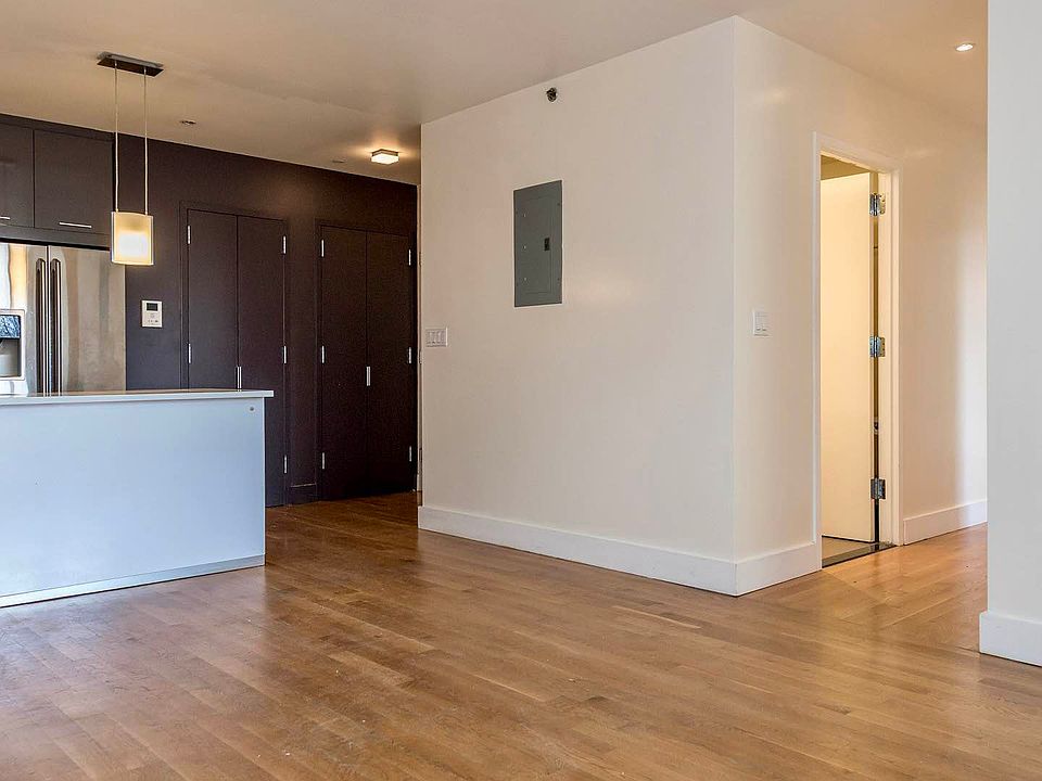 1st image of 387 Franklin Ave APT 401