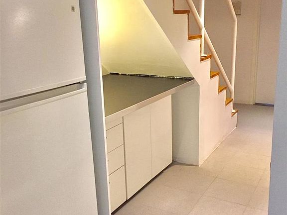 3rd image of 408 W 22nd St APT 1R