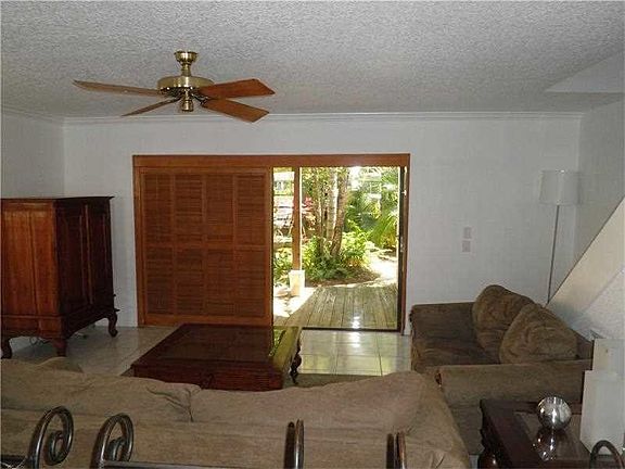4th image of 1448 SE 15th St APT B