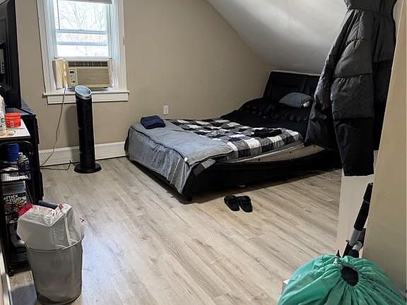 5th image of 100 Vandewater St #3