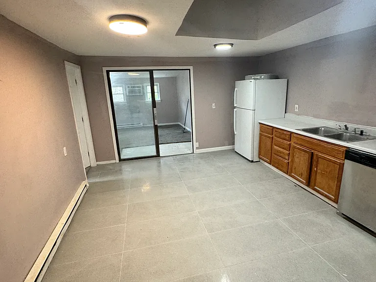 121 Adams St #2 — Photo 2