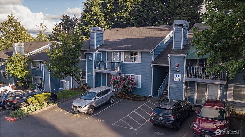2nd image of 16817 Larch Way #D206