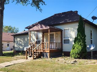 305 W Spring St, Staunton, IL 62088