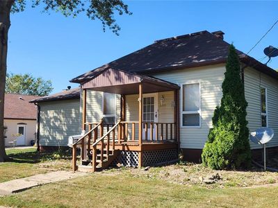 305 W Spring St, Staunton, IL, 62088