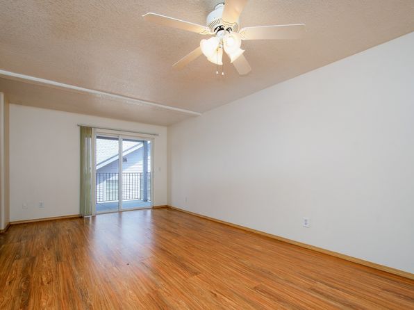 678 SE Hogan Rd #11500647