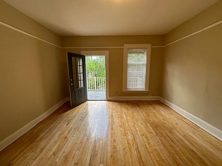 7/1 - $1545 2 BR, 1 BA with Heat, 3 blocks from UWM- 2943 N Bartlett — Photo 14