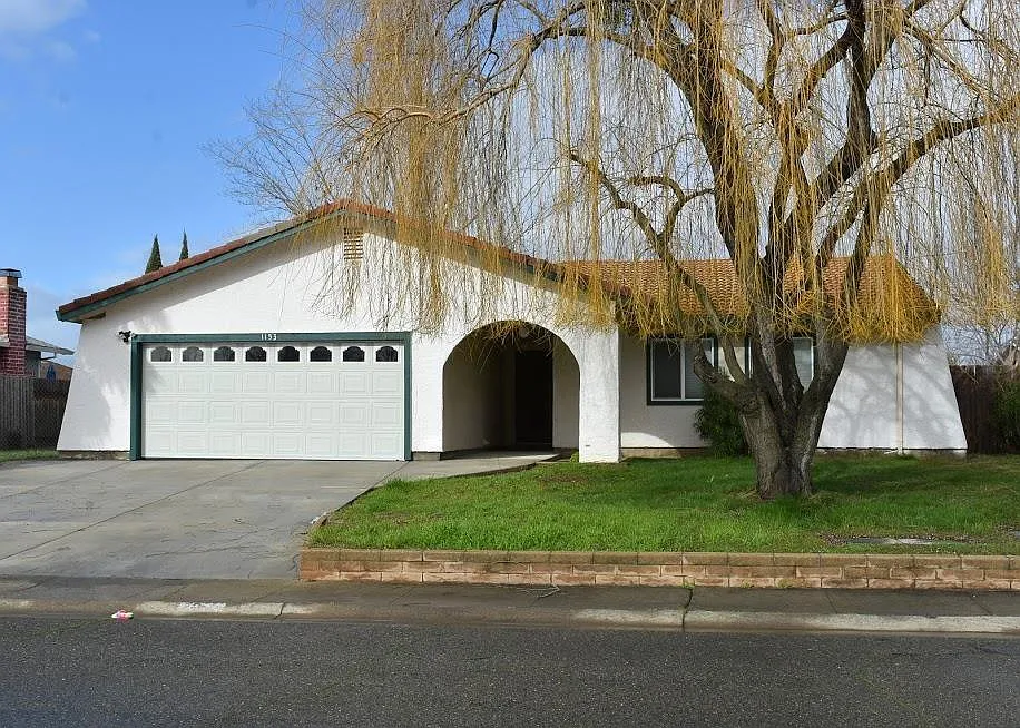 1153 Johnson Ave photo 1