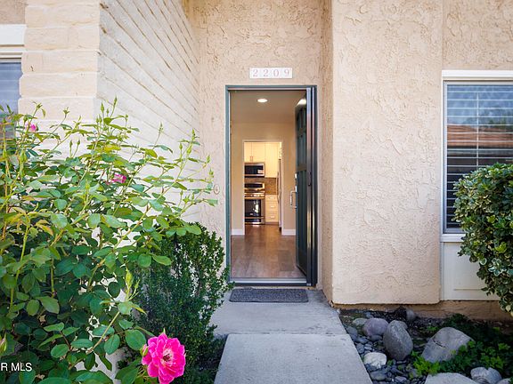 3rd image of 2209 Crespi Ln