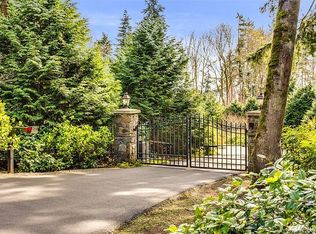 11041 NE Boulder Pl, Bainbridge Island, WA 98110