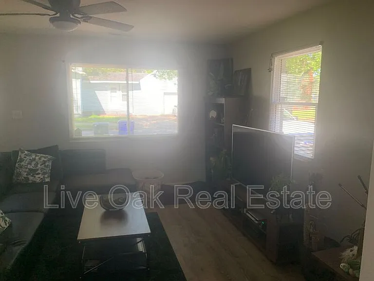 8302 Glen Myrtle Ave — Photo 4