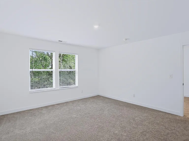 406 Monarch Ln — Photo 34