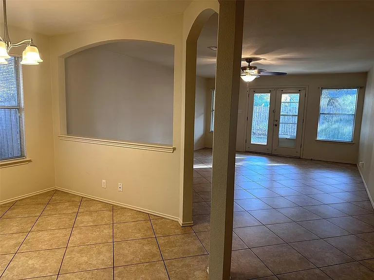 605 Blair Ave — Photo 3