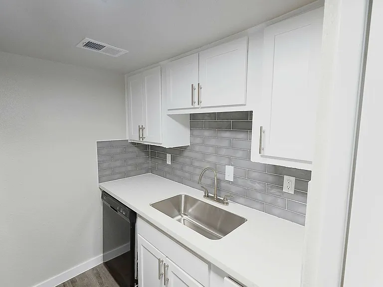 Arcata Townhomes — Photo 34