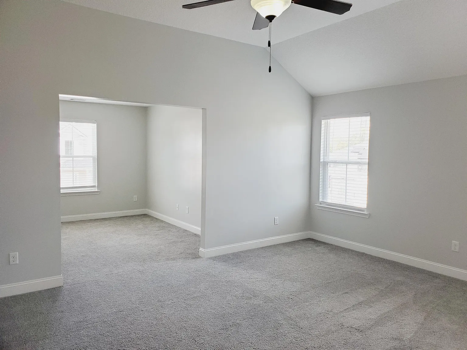 65 Thorp Cir - 1 — Photo 2