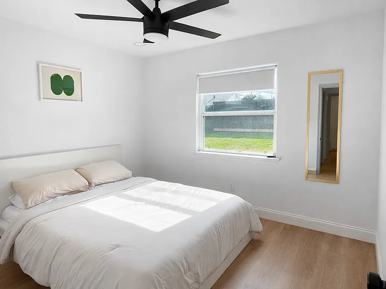 314 E Center St — Photo 11