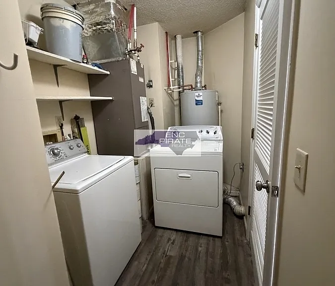 103 W Victoria Ct #F — Photo 12