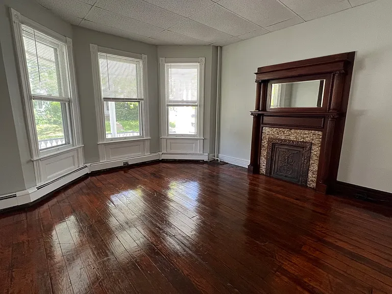 1053 Park Ave — Photo 7