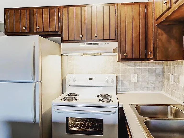 315 Green Valley Dr #65 — Photo 7